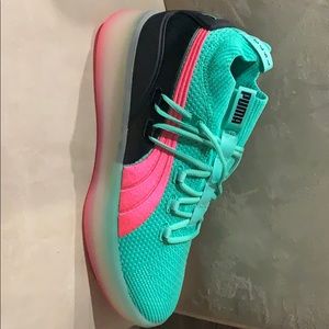 BRAND NEW !!!! Puma Clyde Court!!!